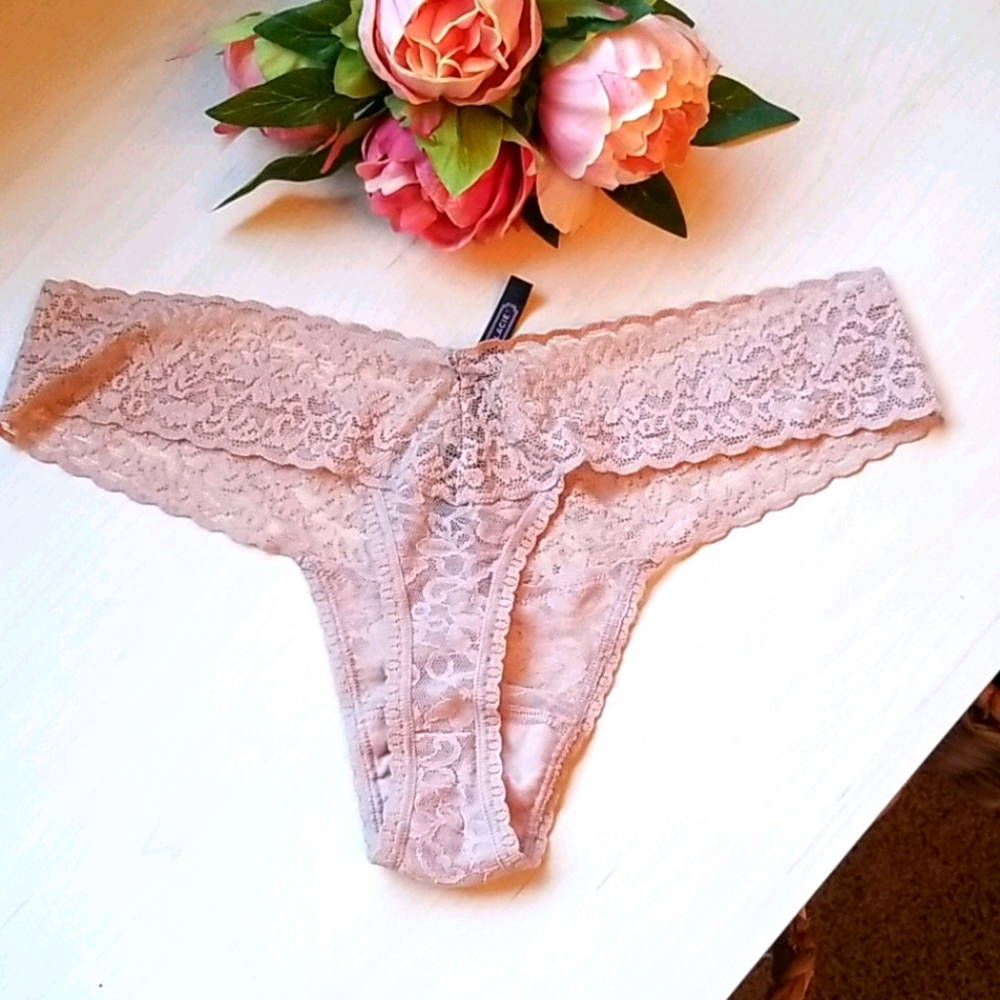 Victoria's Secret panty The Lacie in beige